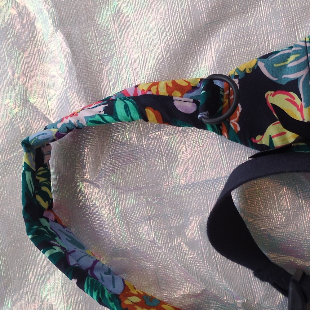 Vera Bradley Floral Quilted Sling Bag NWOT - Picture 3 of 6